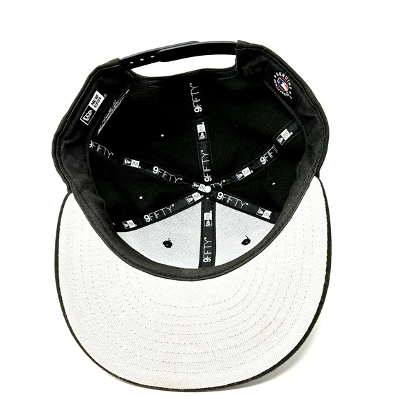 New Era New York Yankees Basic Black & White 9Fifty Snapback Cap - Picture 4 of 4